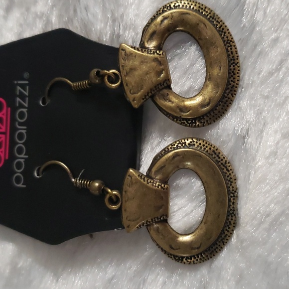 Paparazzi Retro Rebel - Copper Necklace And Earrings - Picture 5 of 13